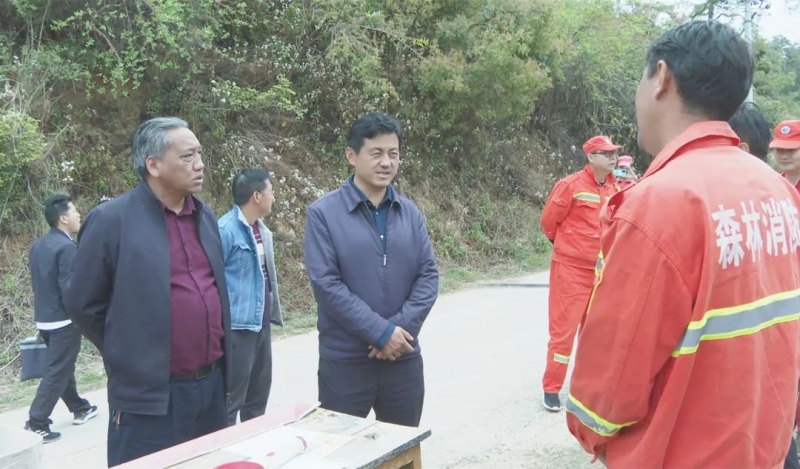 和振调研督导森林草原防灭火、疫情防控及假期值班值守工作