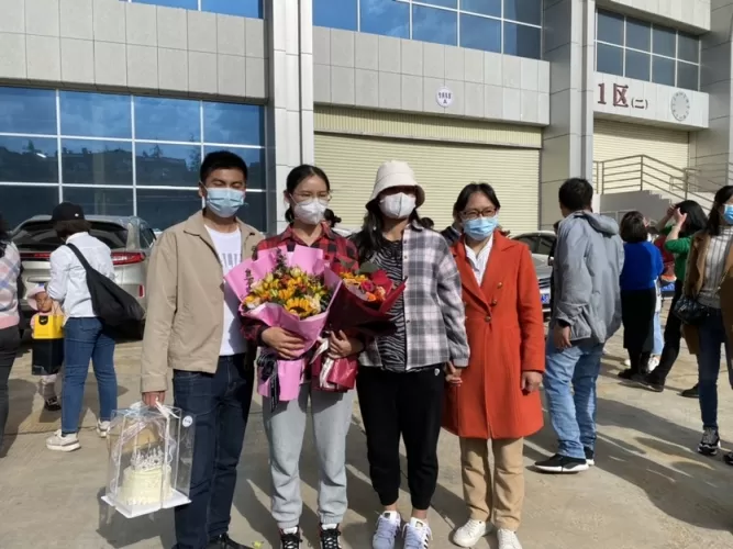 铁骑开道！丽江市最新一批援瑞卫生应急队凯旋