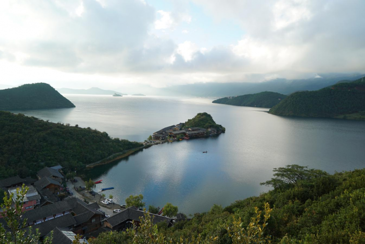 精准疫情防控 理性安心游 丽江“五一”无限精彩