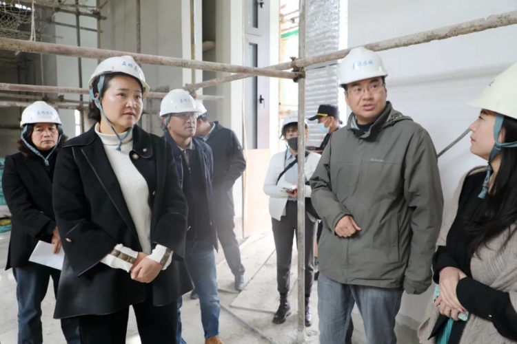 和秋珍调研玉龙县县城重点工程项目建设进展情况