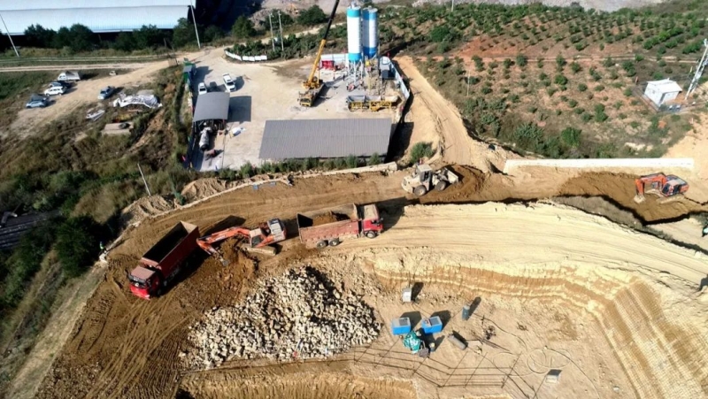 华坪县观音岩库区提水工程2号隧洞顺利贯穿