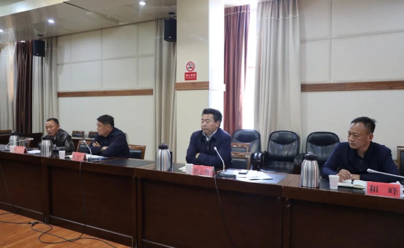 玉龙县召开2022年重点工作“道地中药材、生猪养殖产业发展”推进组会议