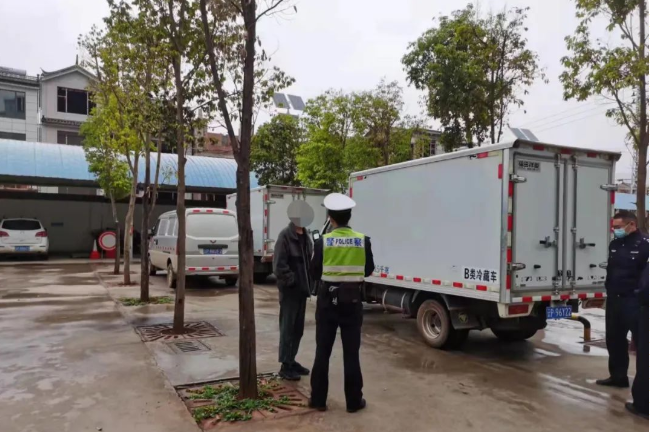 办理伪造证件欲盖弥彰，最终罪行败露难逃法网