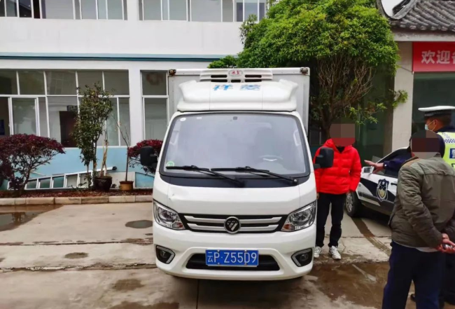 办理伪造证件欲盖弥彰，最终罪行败露难逃法网