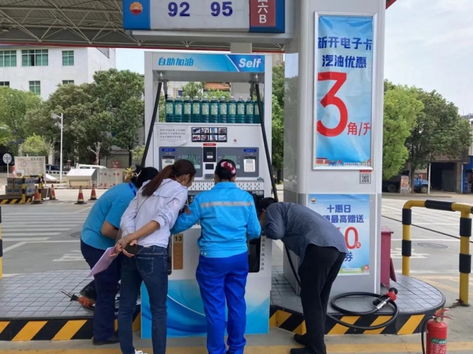 丽江市生态环境局华坪分局开展加油站挥发性有机物治理问题排查和抽查工作