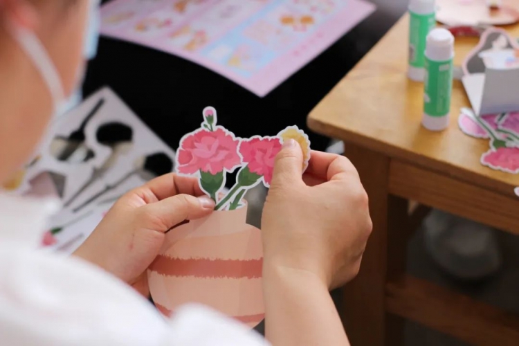 古城区投控集团：大手牵小手，陪孩子一起过六一 (7).jpg