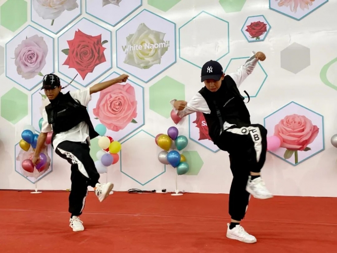 古城区投控集团：大手牵小手，陪孩子一起过六一 (13).jpg