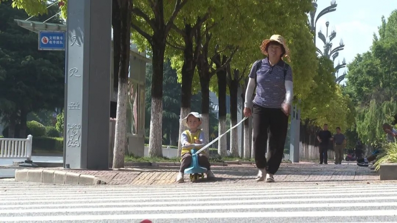 古城区进行缘石坡道“微改造”，无障碍环境建设