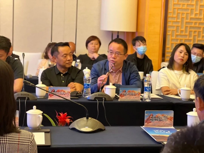 玉龙雪山管委会召开2022年“大玉龙”景区暨玉龙雪山景区市场营销恳谈会
