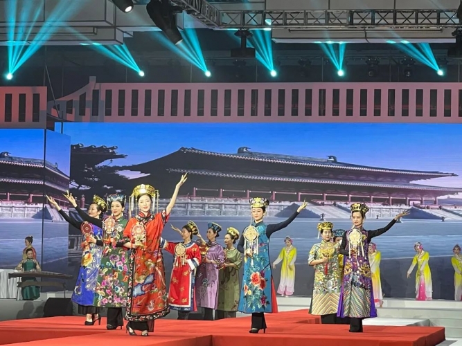 “世界的丽江，中国的旗韵”，600余名佳丽欢聚丽江这场旗袍盛会！