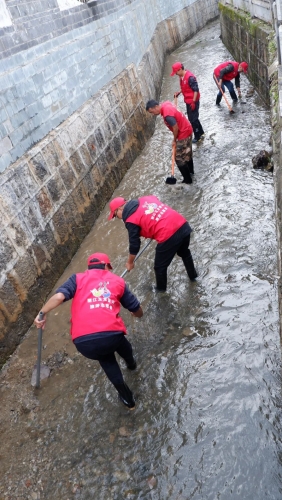 玉龙雪山景区开展2022年环境保护志愿服务活动