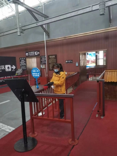 玉龙雪山景区工作人员拾金不昧，彰显平凡岗位上的不凡坚守！