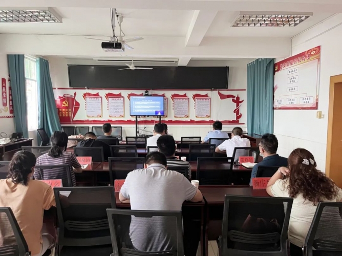 华坪县收听收看全省疫情防控宣传和舆论引导工作培训会