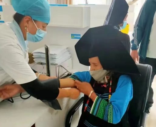 居全市第一！宁蒗县为1000多名60岁以上人群完成疫苗接种工作