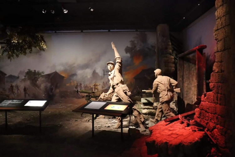 “七一”到来  丽江古城红色旅游正当时