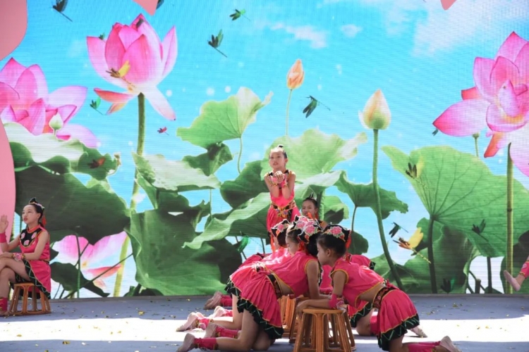 为“荷”而来 永胜县首届三川荷花季开幕 (3).jpg