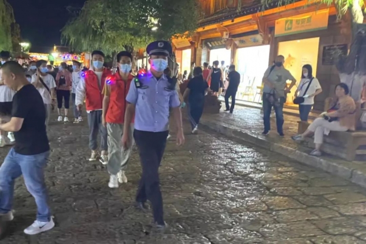 处理游客求助200余起 古城派出所竭力为来丽游客提供优质服务