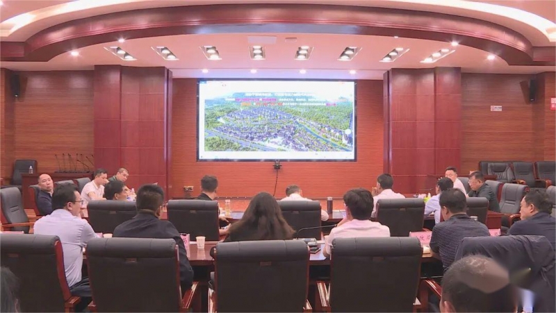宁蒗县委县政府与壹然集团就建设县城商业综合体项目举行座谈1.jpg