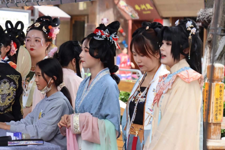 “第二届丽江古城国风盛典”隆重启幕！多角度带你感受国风之美 (11).jpg