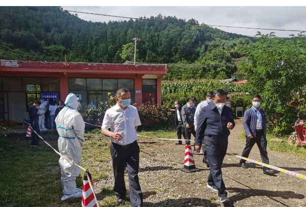 宁蒗县委书记张伟到泸沽湖景区调研疫情防控工作