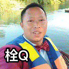 栓Q哥在黑龙潭用特色英文介绍丽江  网友：现在去丽江偶遇还来得及吗？