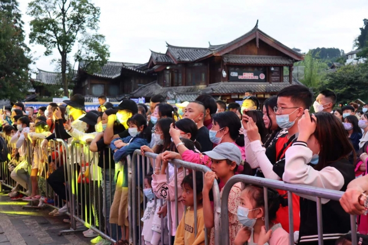 在丽江古城，体验国风与红色文化的碰撞  筑牢“红色国魂”