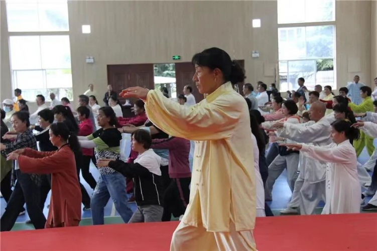 丽江市开展老年人太极拳社会体育指导员培训   