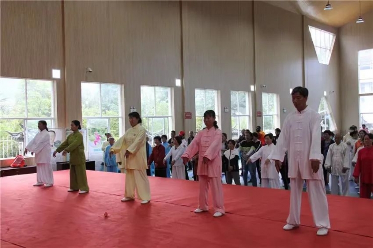 丽江市开展老年人太极拳社会体育指导员培训   