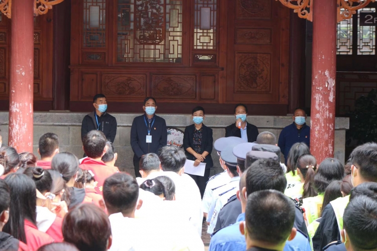 以练备战 以练筑防  丽江古城景区开展了2022年度暑期新冠肺炎疫情防控联合应急演练 (8).jpg