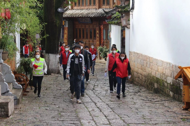 以练备战 以练筑防  丽江古城景区开展了2022年度暑期新冠肺炎疫情防控联合应急演练 (13).jpg