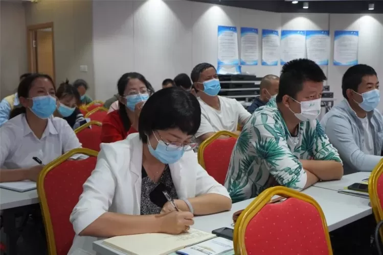 丽江市累计为1233户企业发放稳岗返还资金1553万元，用实实在在的助企政策为企业稳定发展增添信心