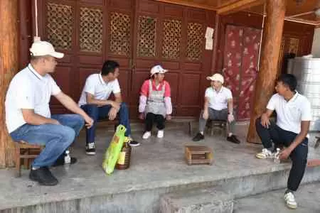 古城区10名学子受习酒·我的大学”逐梦奖学金资助