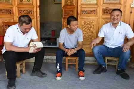 古城区10名学子受习酒·我的大学”逐梦奖学金资助