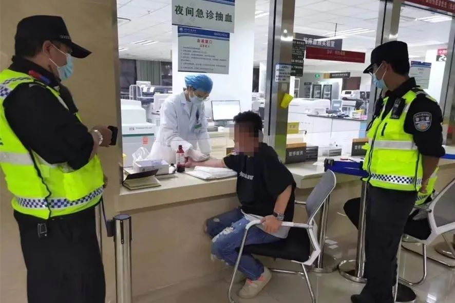 再次醉驾+无证=拘役并处罚金+5年内不得重新取得驾驶证！