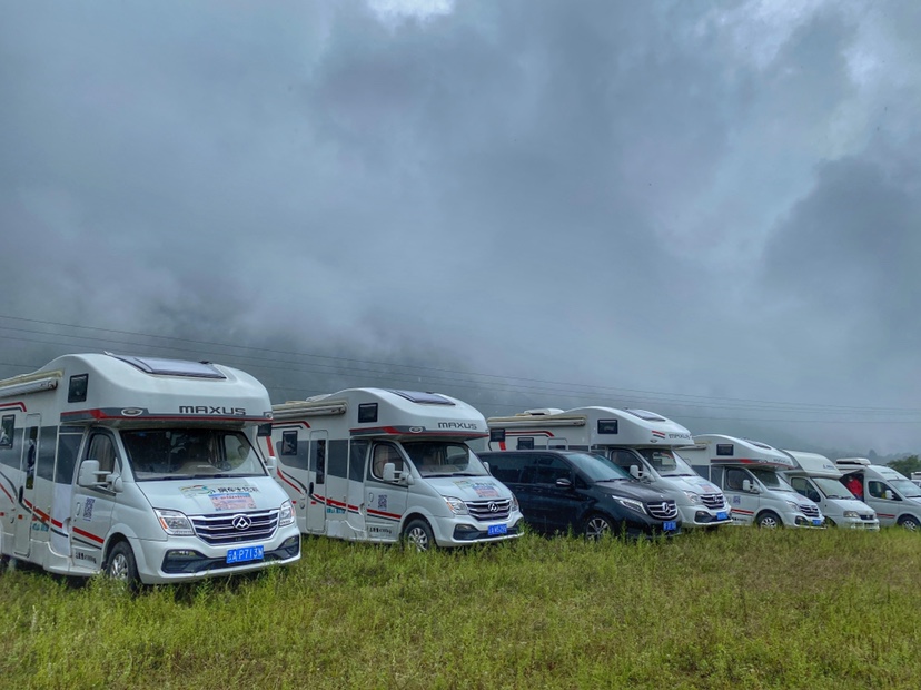 中秋去露营！中国丽江首届房车露营文化节启幕 (2).jpg