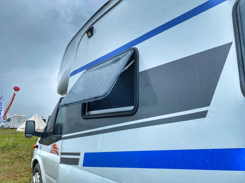 中秋去露营！中国丽江首届房车露营文化节启幕 (3).jpg