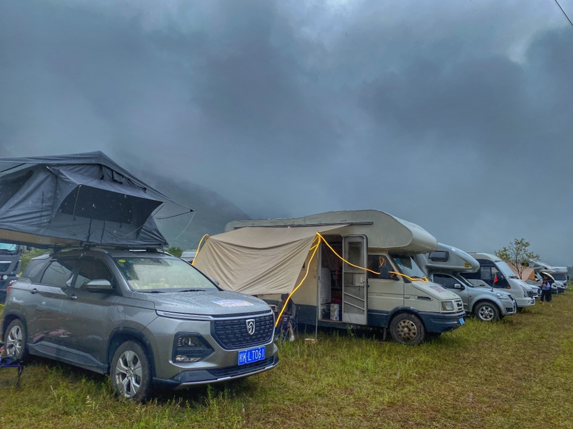 中秋去露营！中国丽江首届房车露营文化节启幕 (7).jpg
