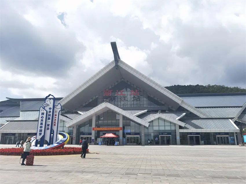 中秋小长假，我市铁路公路客运量共到发旅客20000人次