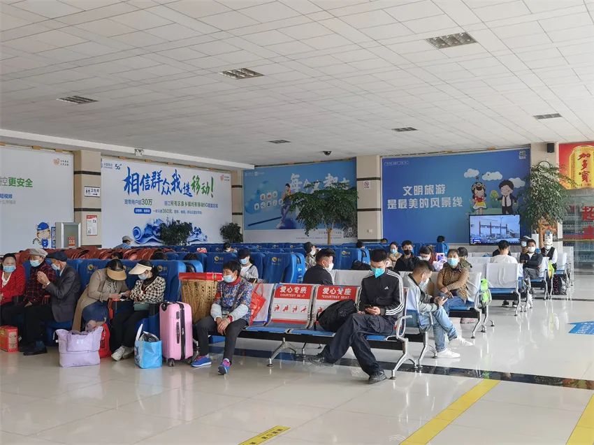 中秋小长假，我市铁路公路客运量共到发旅客20000人次