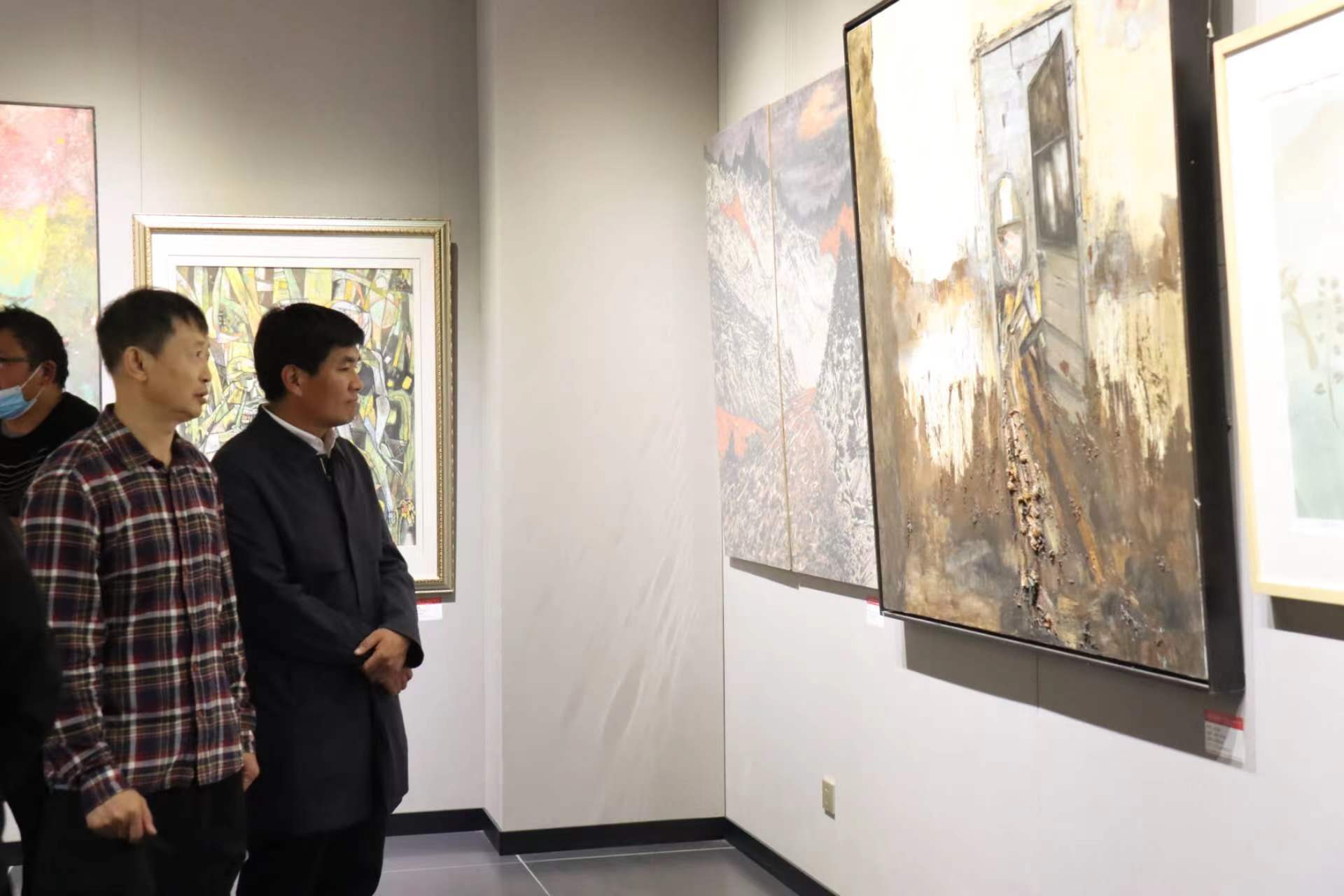 用丹青书画盛世 首届云南重彩画及综合材料艺术作品邀请展在丽江开幕