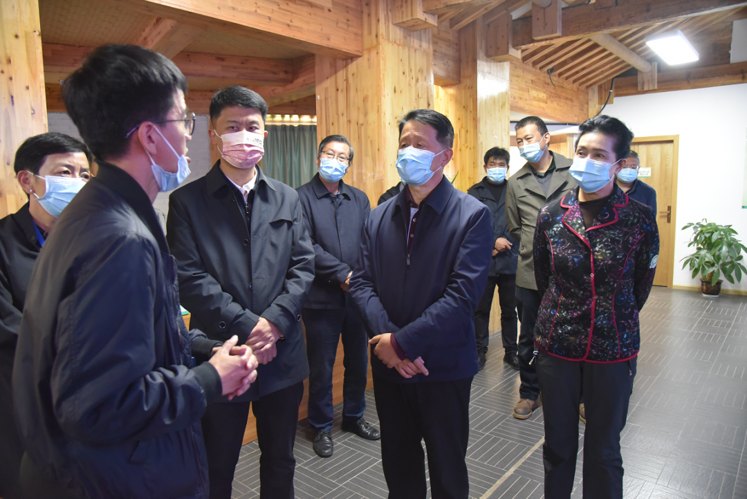 省人大常委会副主任杨保建到丽江调研旅游业发展情况