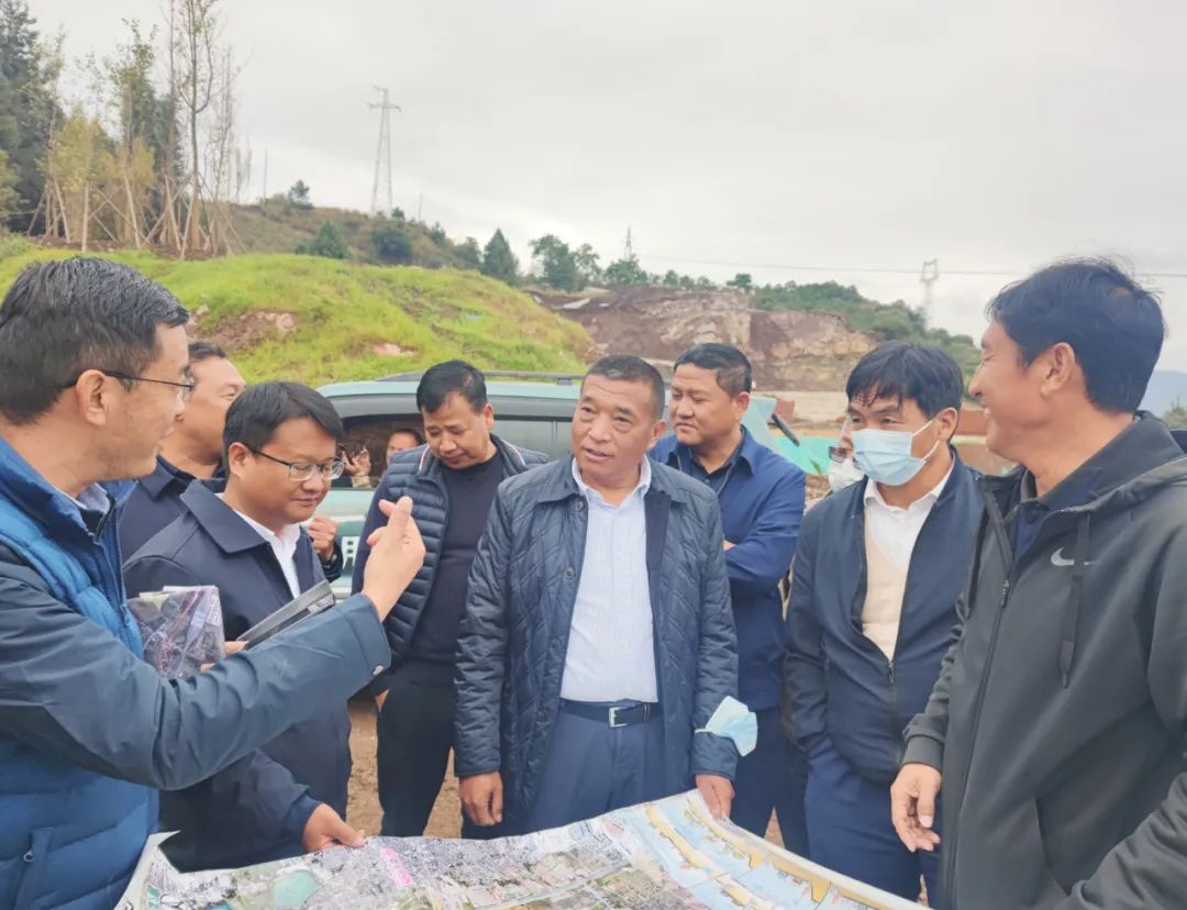 玉龙县人大常委会视察2022年县级重点建设项目进展情况