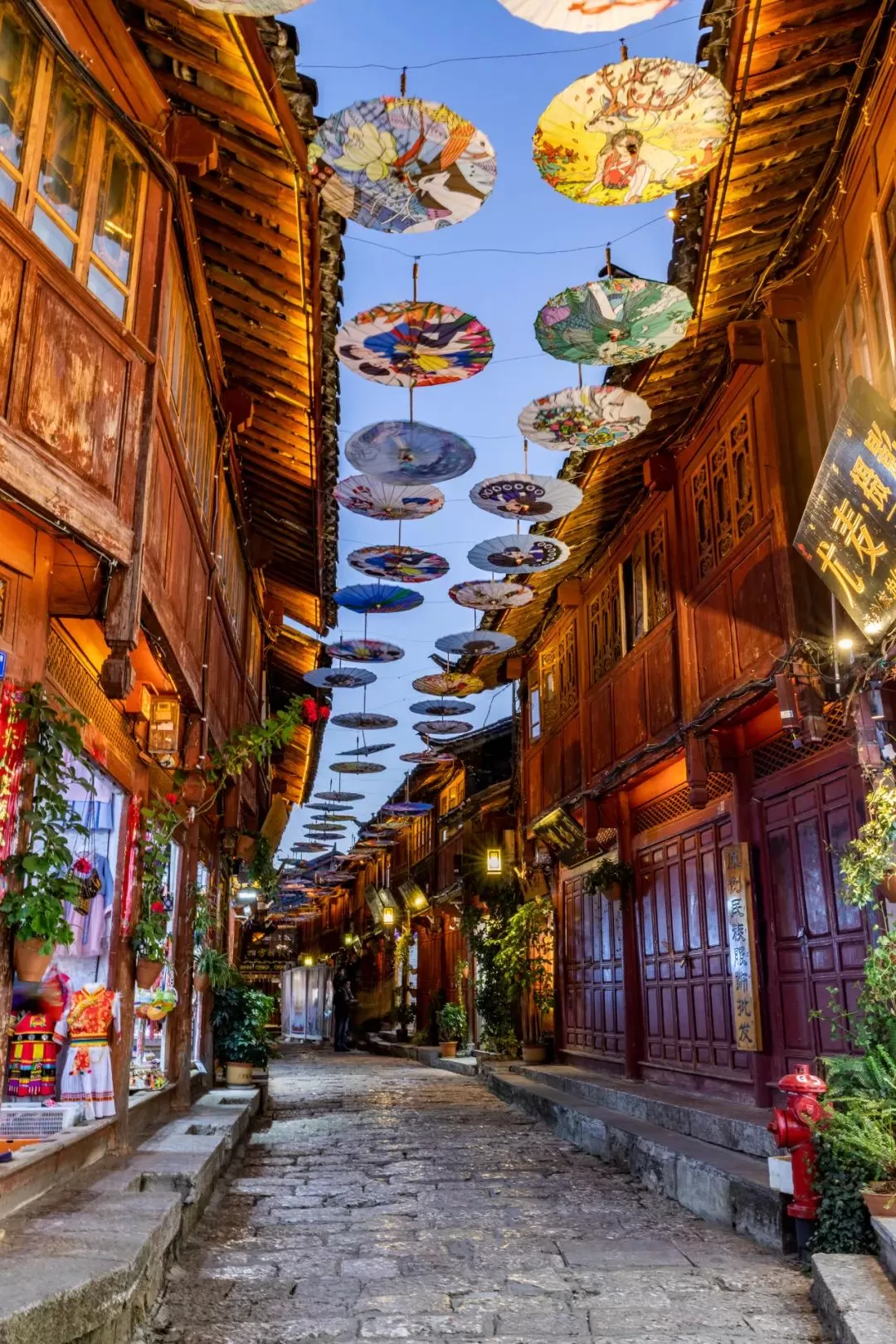 赵立坚点赞丽江 网友纷纷发文表达对丽江的向往……