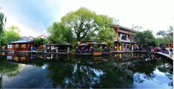 赵立坚点赞丽江 网友纷纷发文表达对丽江的向往……