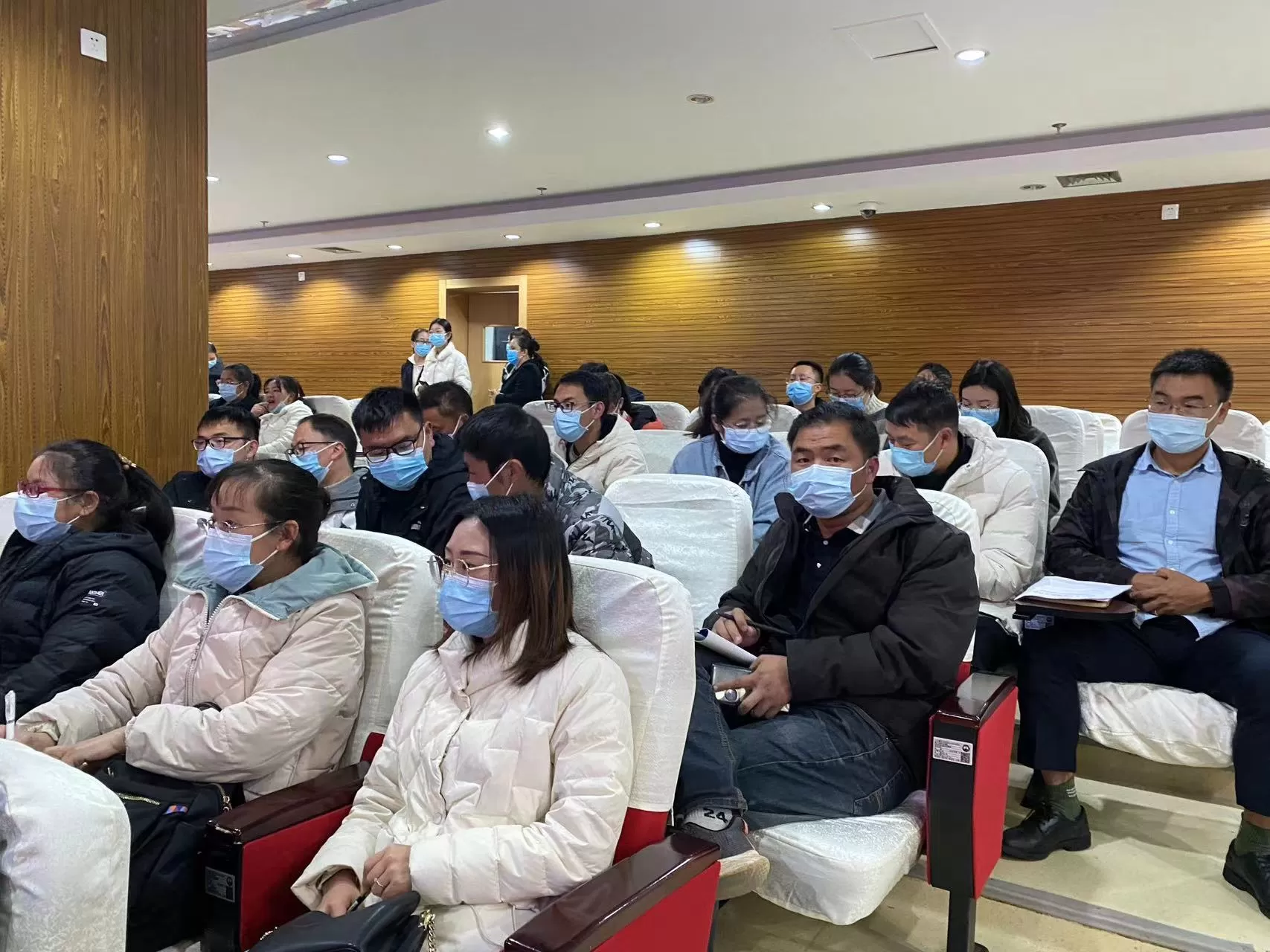 全市基层急救技能暨心电学基础培训班开班