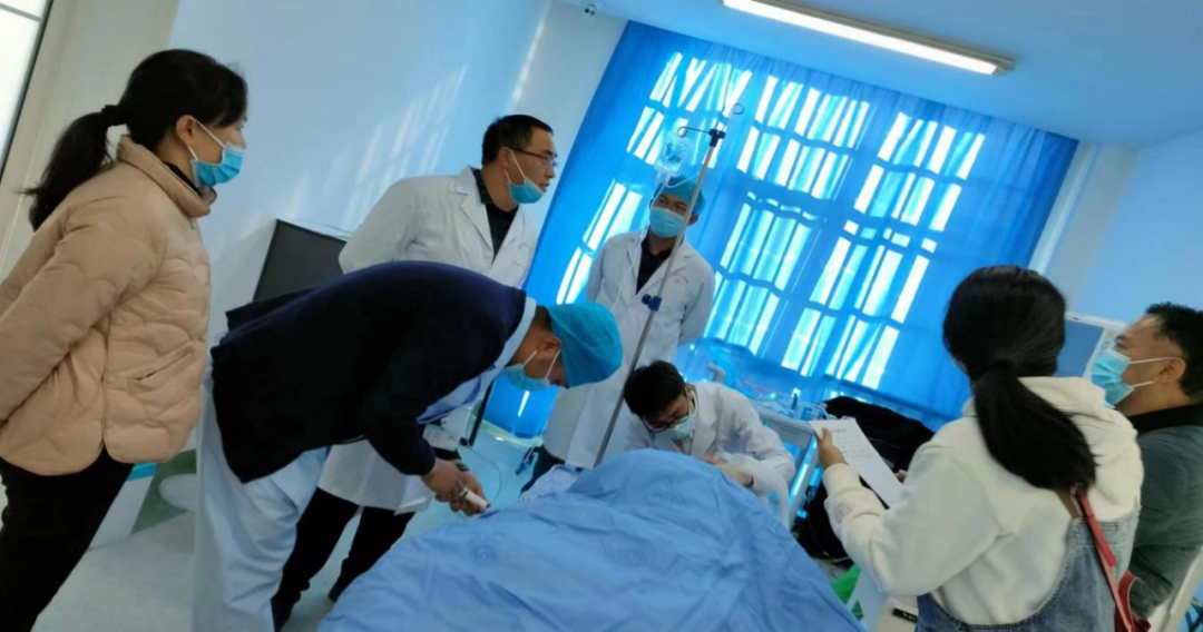 丽江市第二人民医院成功开展首例MECT治疗