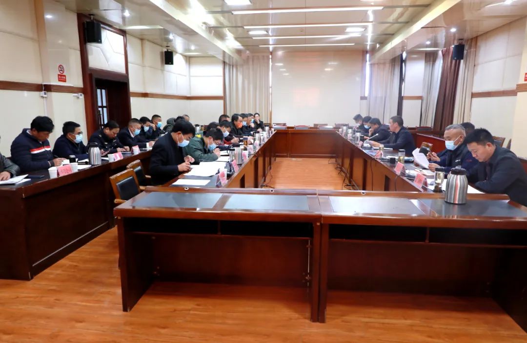 玉龙县召开经济运行分析会议