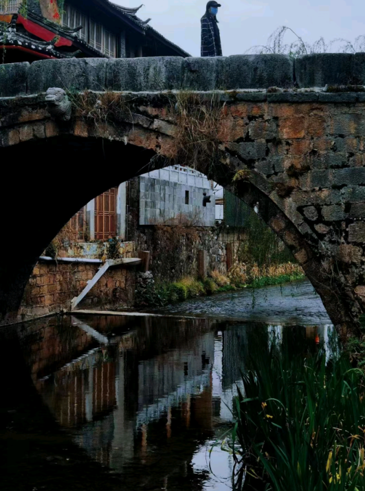 丽江古城：撞进“慢生活”的怀里  (1).png