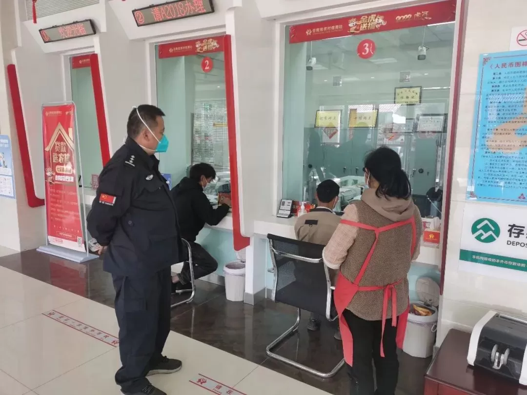 再晚1分钟30个“W”不保，幸亏真“警察”及时赶到