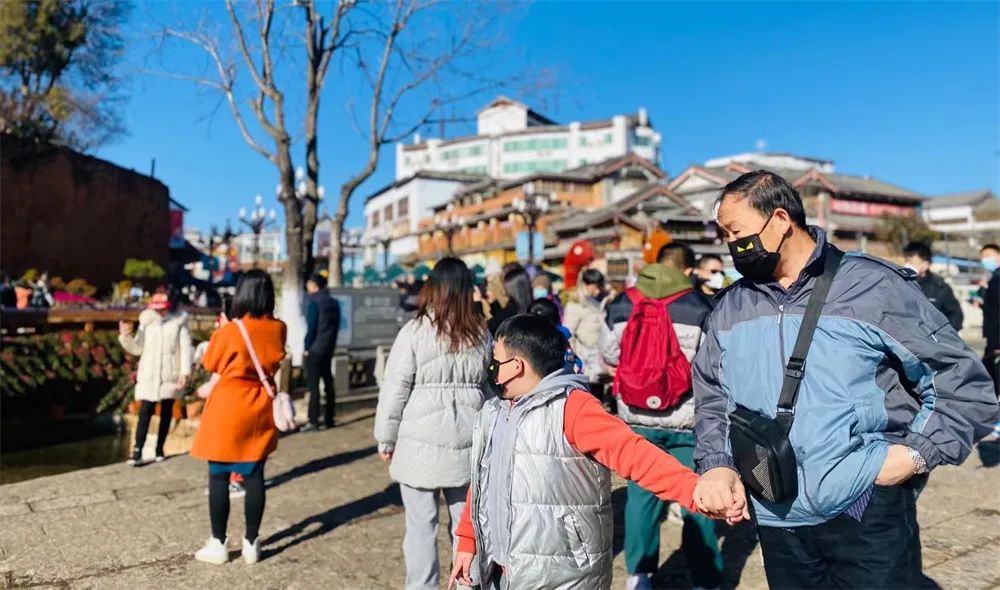 2023丽江春节黄金周井喷式增长  游客满意度为94.33%